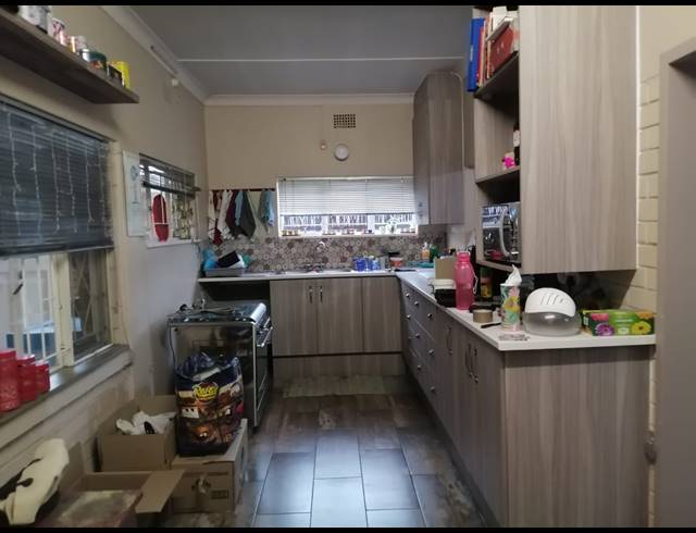 3 BEDROOM FREESTANDING FOR SALE IN OOS EINDE